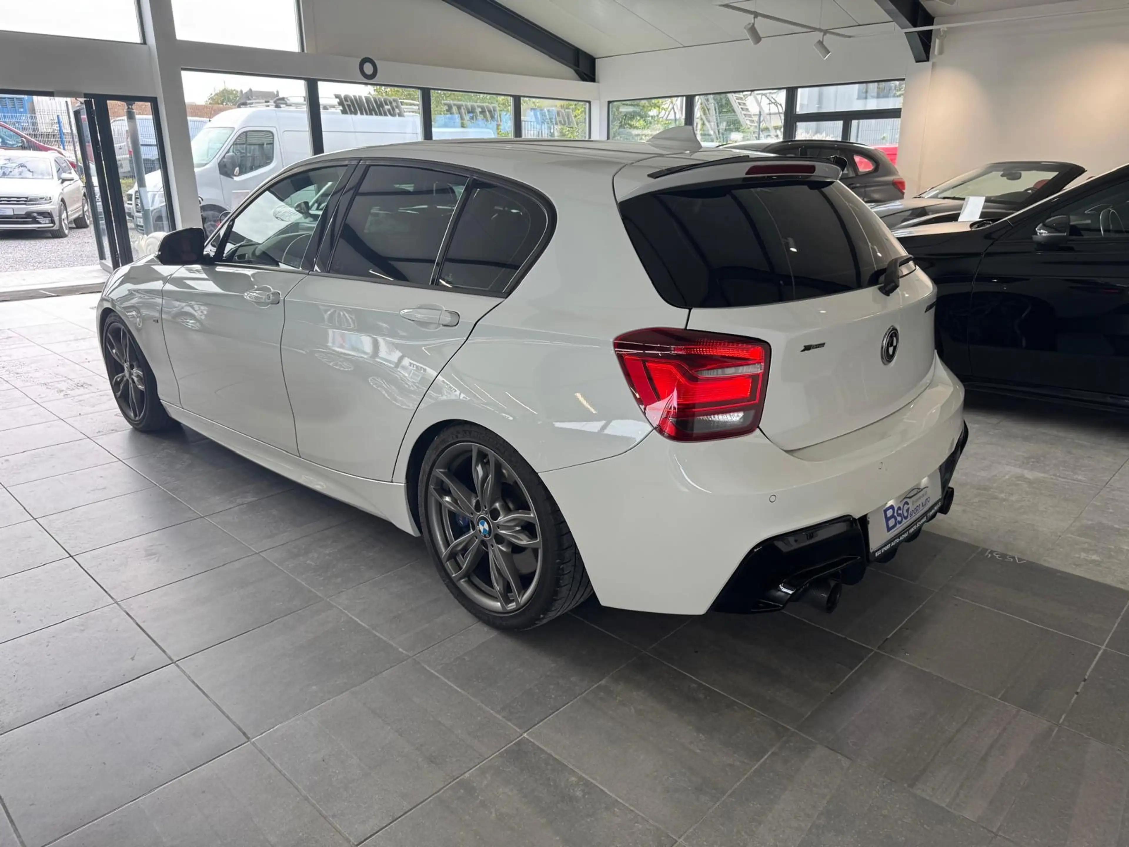 BMW 135 M135iXAS*BOITE AUTO*X-DRIVE*TOIT OUVRANT*LED*GPS*CUIR*RADAR*EURO6b — photo 6