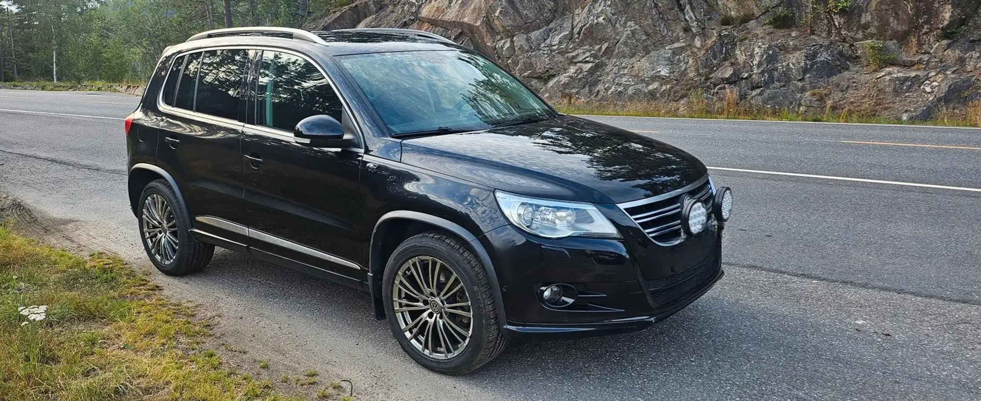 Volkswagen Tiguan Tiguan 2.0 TDI DPF 4Motion BlueMotion Techn. DSG Noir - 1