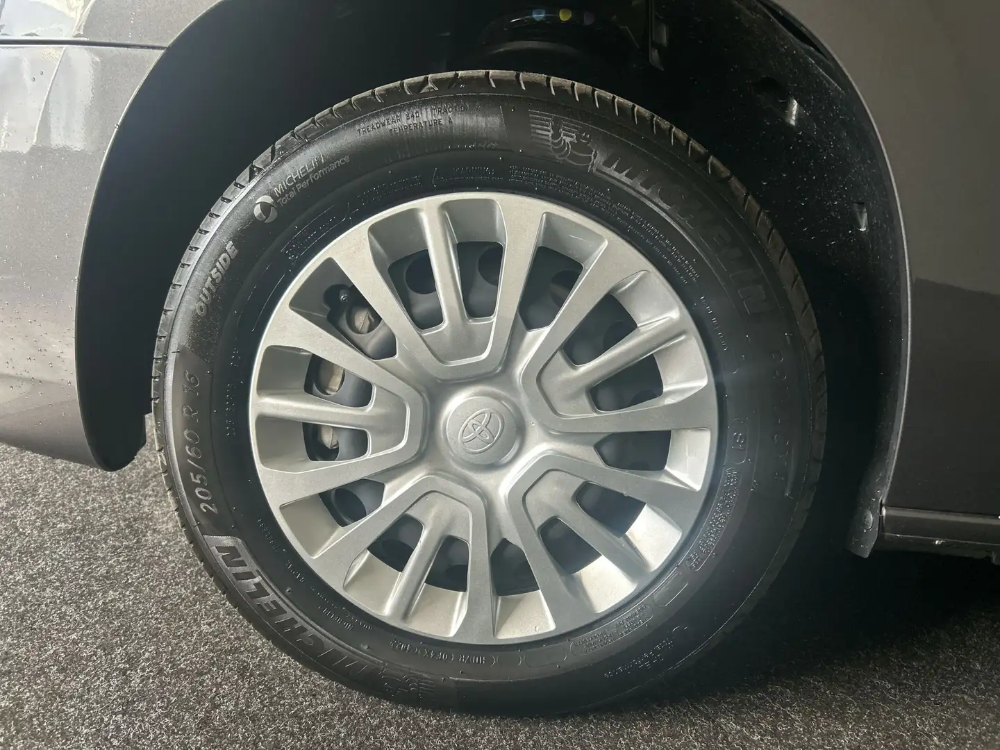 Toyota Proace City VERSO Electric Shuttle | L1 50 kWh | Navigatie | A Gris - 2