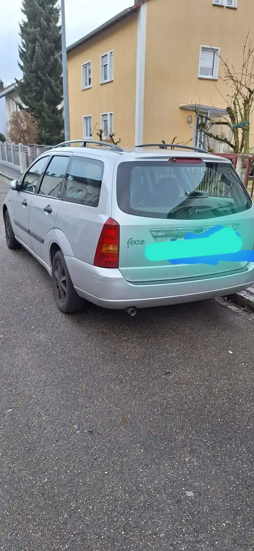 Ford Focus Turnier Ghia - 2