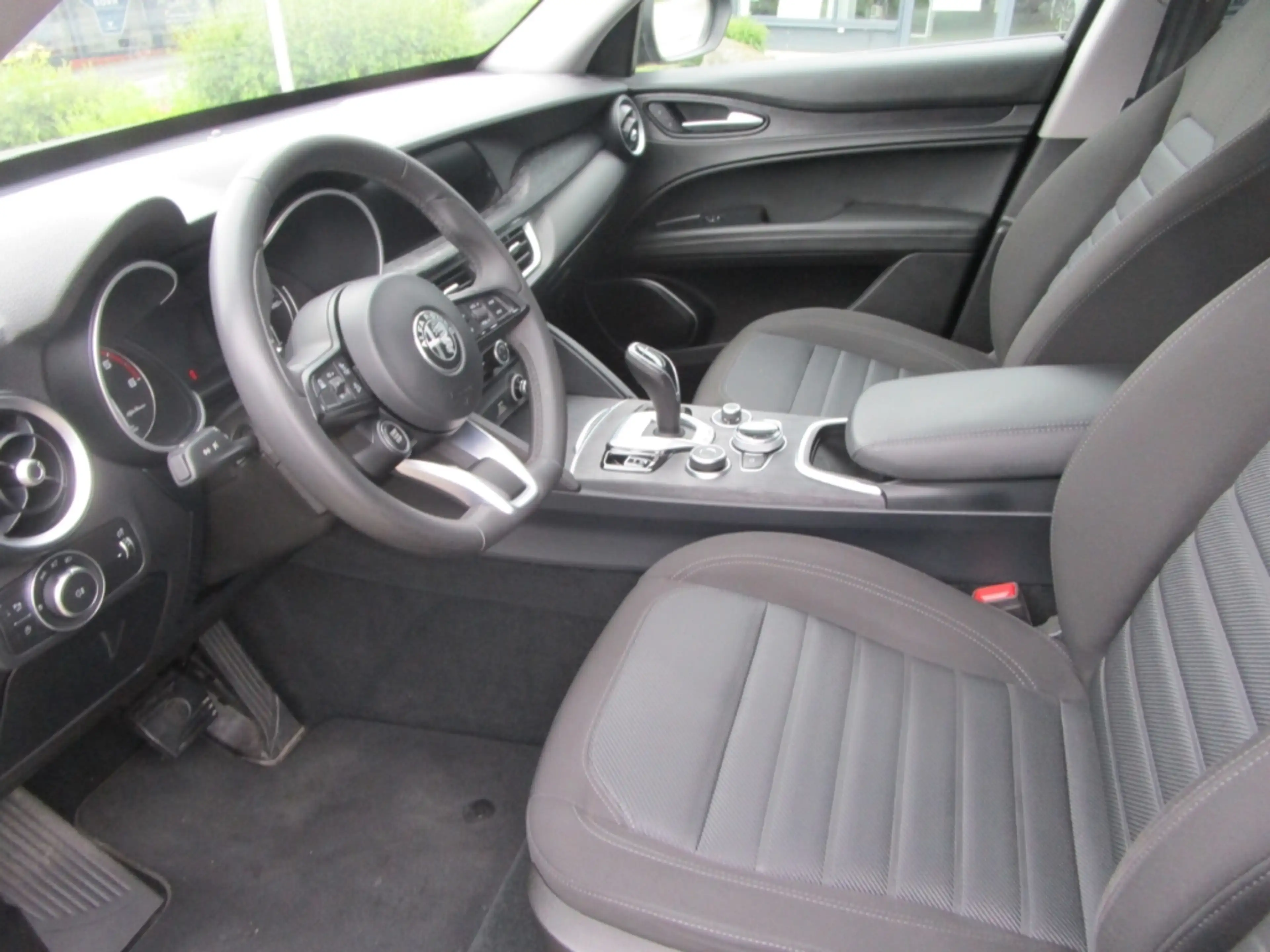 Alfa Romeo Stelvio Business Q4 140 kW (190 PS) 8-Gang DSG Allrad — photo 10