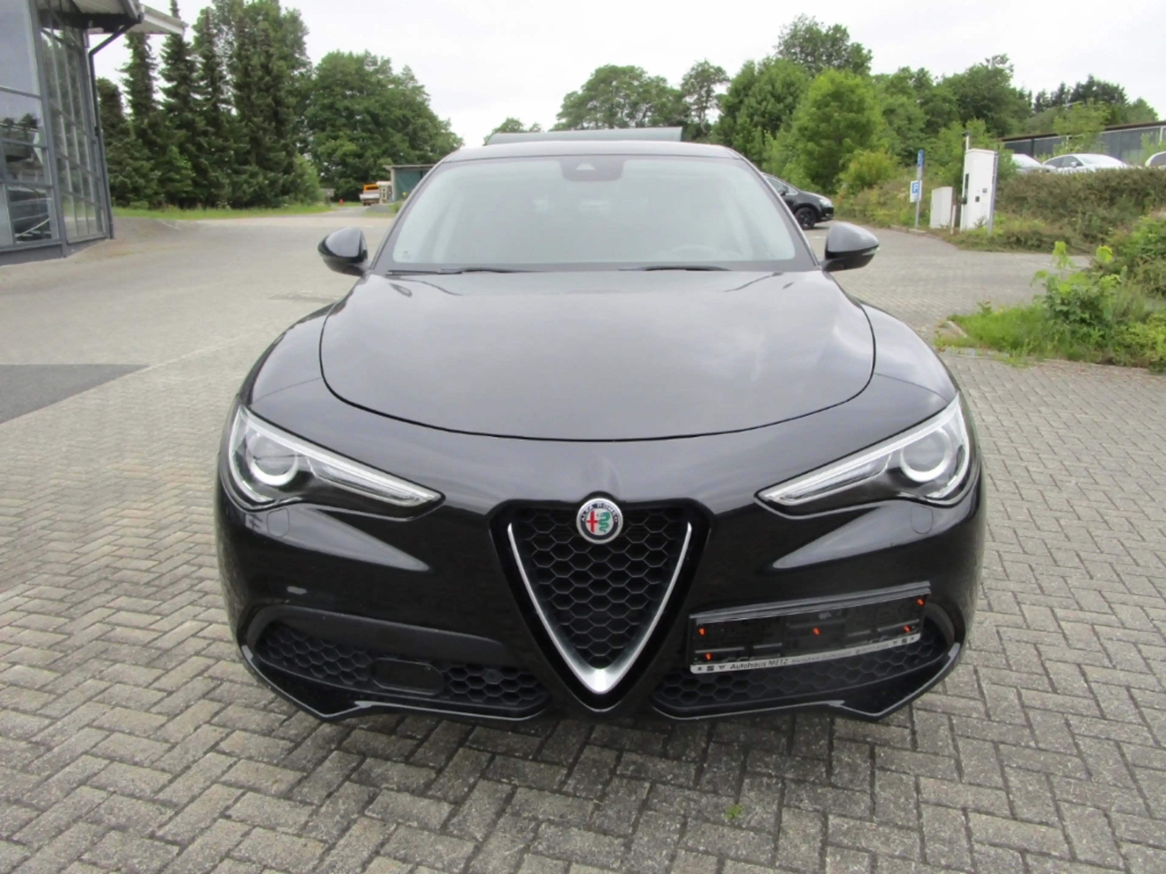 Alfa Romeo Stelvio Business Q4 140 kW (190 PS) 8-Gang DSG Allrad — photo 2