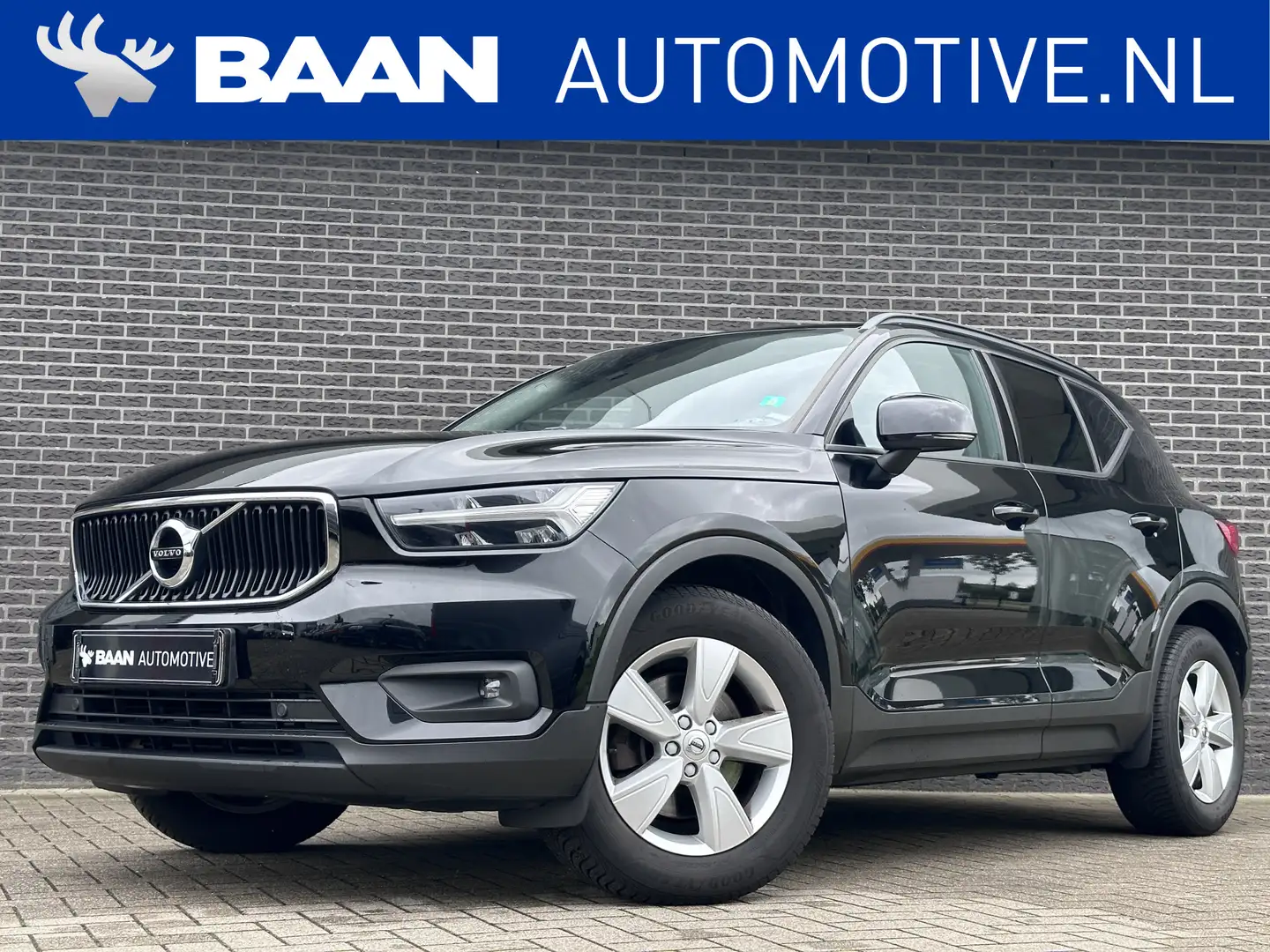 Volvo XC40 2.0 T4 | Navigatie | Verwarmd Stuur/Stoel | Apple Schwarz - 1