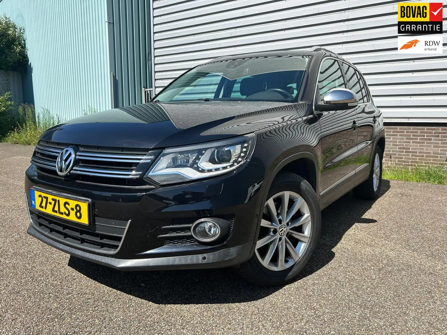 Volkswagen Tiguan 2.0 TSI Sport&Style 4Motion Panoramadak Zwart - 1