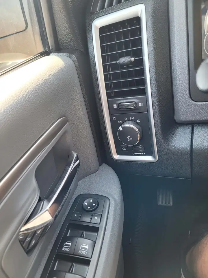 RAM 1500 снимка RAM 1500