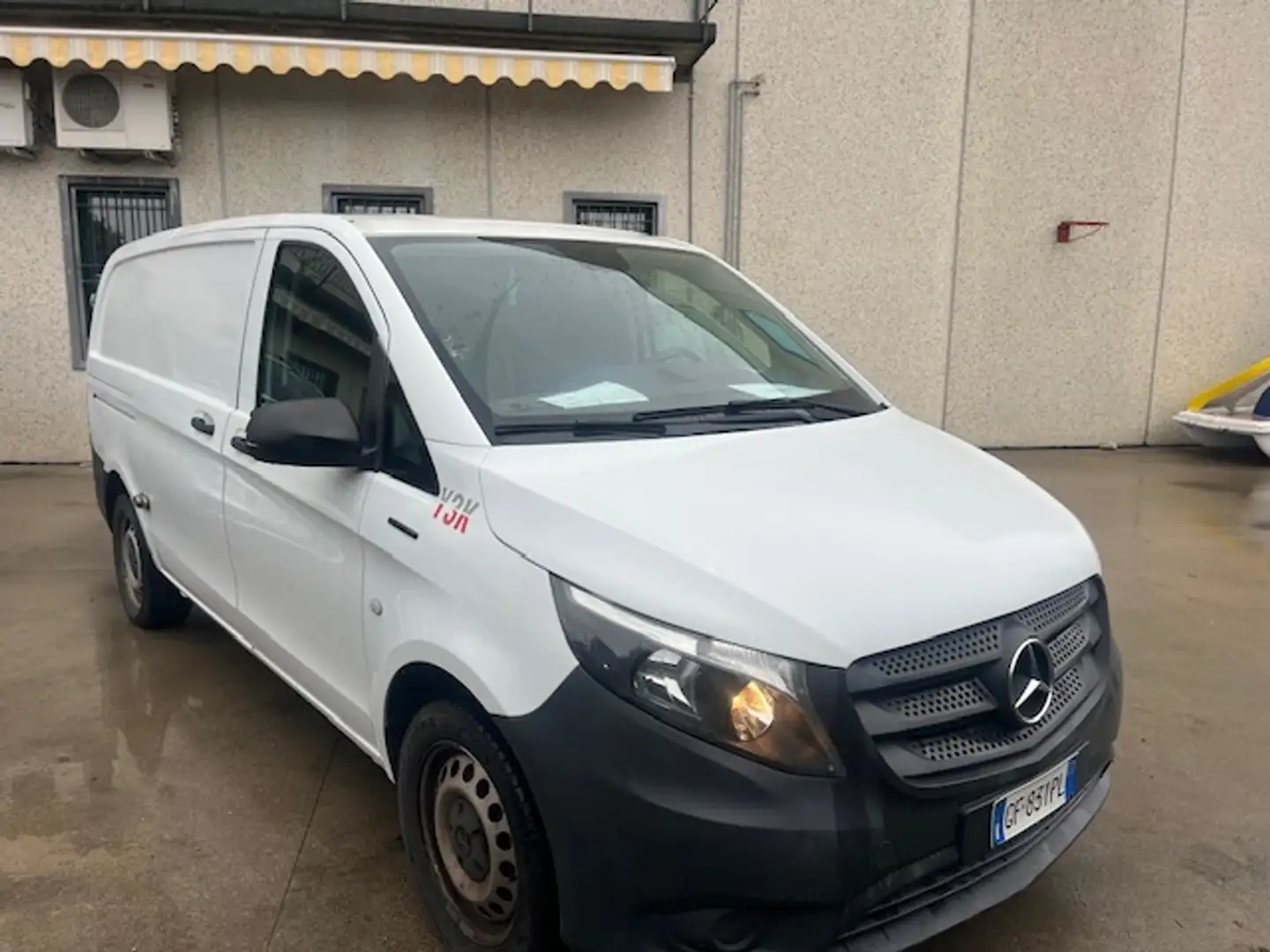 Mercedes-Benz Vito E-Vito (elettrico) Weiß - 2