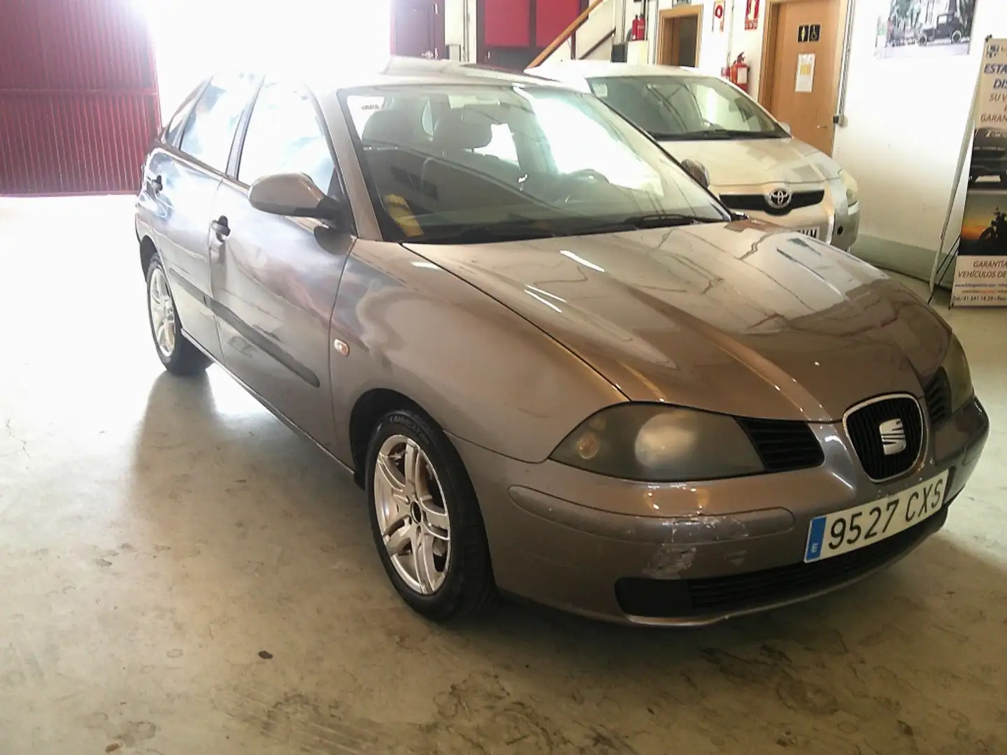 SEAT Ibiza 1.9 SDi Reference Gris - 2