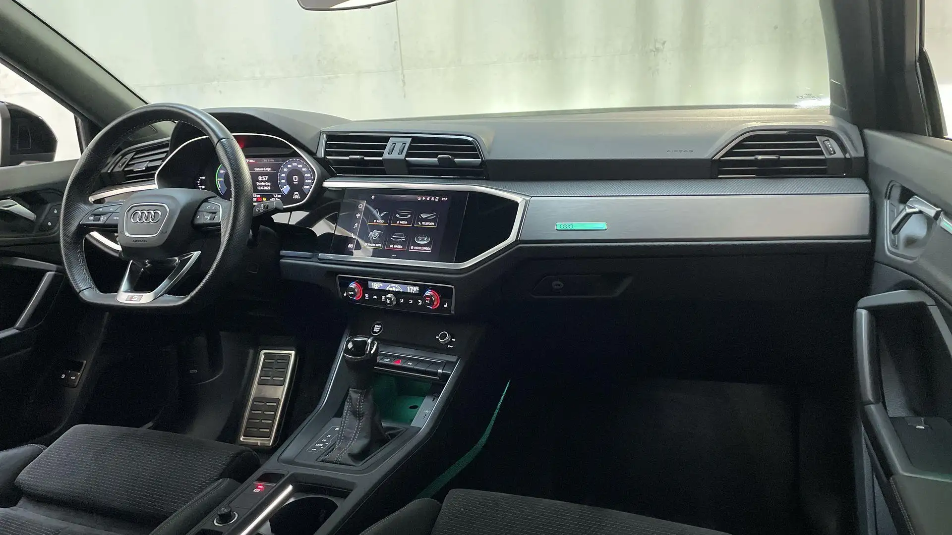 Audi Q3 Sportback 45 TFSI e S Edition Camera Virtual Cockp Grijs - 2