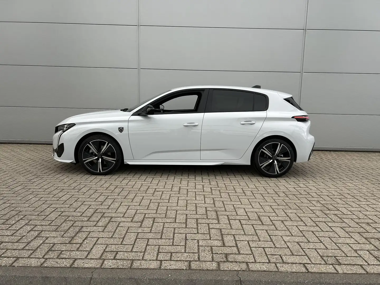 Peugeot 308 1.2 Hybrid 145 e-DCS6 GT | 360 camera | Adaptieve Weiß - 2