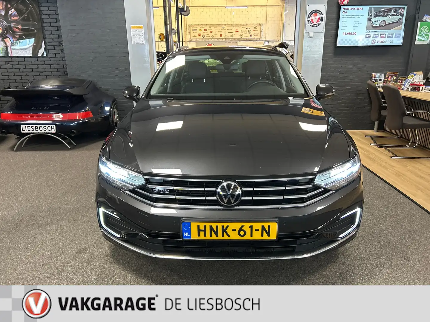 Volkswagen Passat Variant 1.4 TSI PHEV GTE Business/leer/navi/trekhaak/camer Grijs - 2