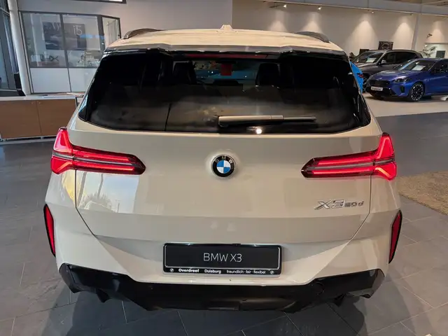 BMW X3 view 8