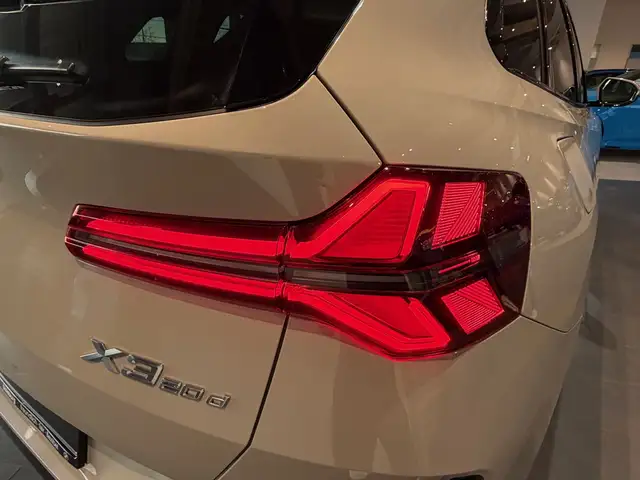 BMW X3 view 12