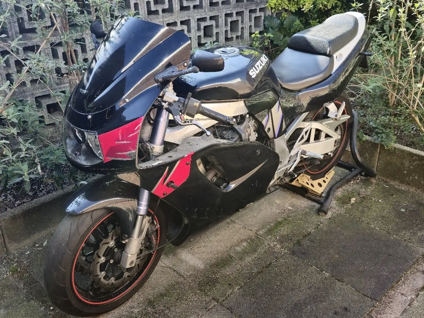 Suzuki GSX-R 750 Negru - 1