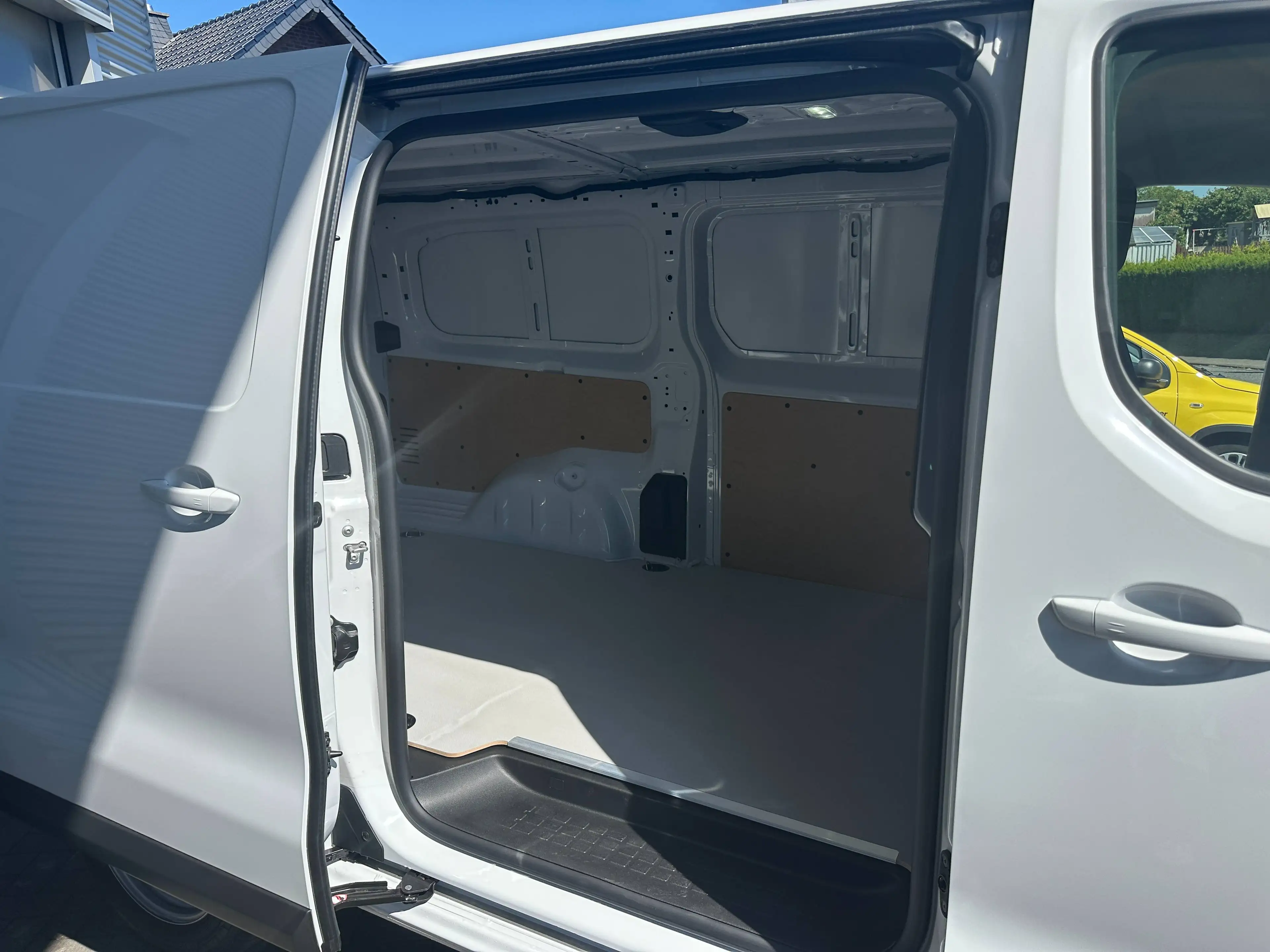Fiat Scudo L3 Basis / Rückfahrkamera / Heckflügeltüren / Laderaumboden aus Holz — photo 10