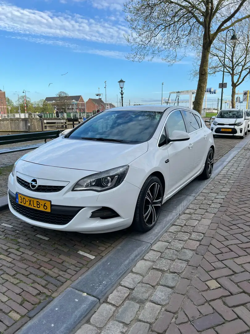 Opel Astra 1.4 Turbo Sport Wit - 1