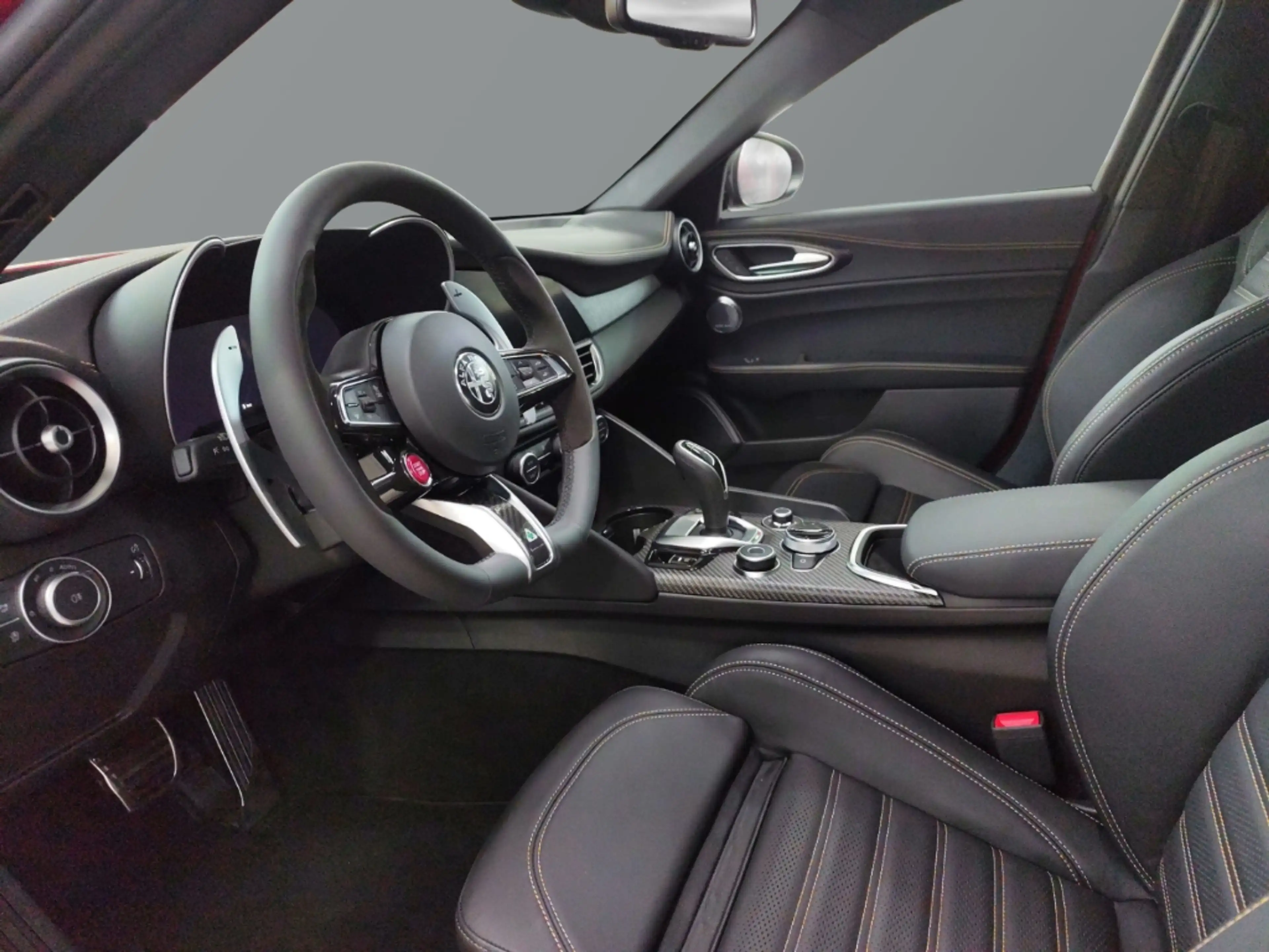 Alfa Romeo Giulia Quadrifoglio ORO ''LIMITED EDITION'' 521PS Navi — photo 10