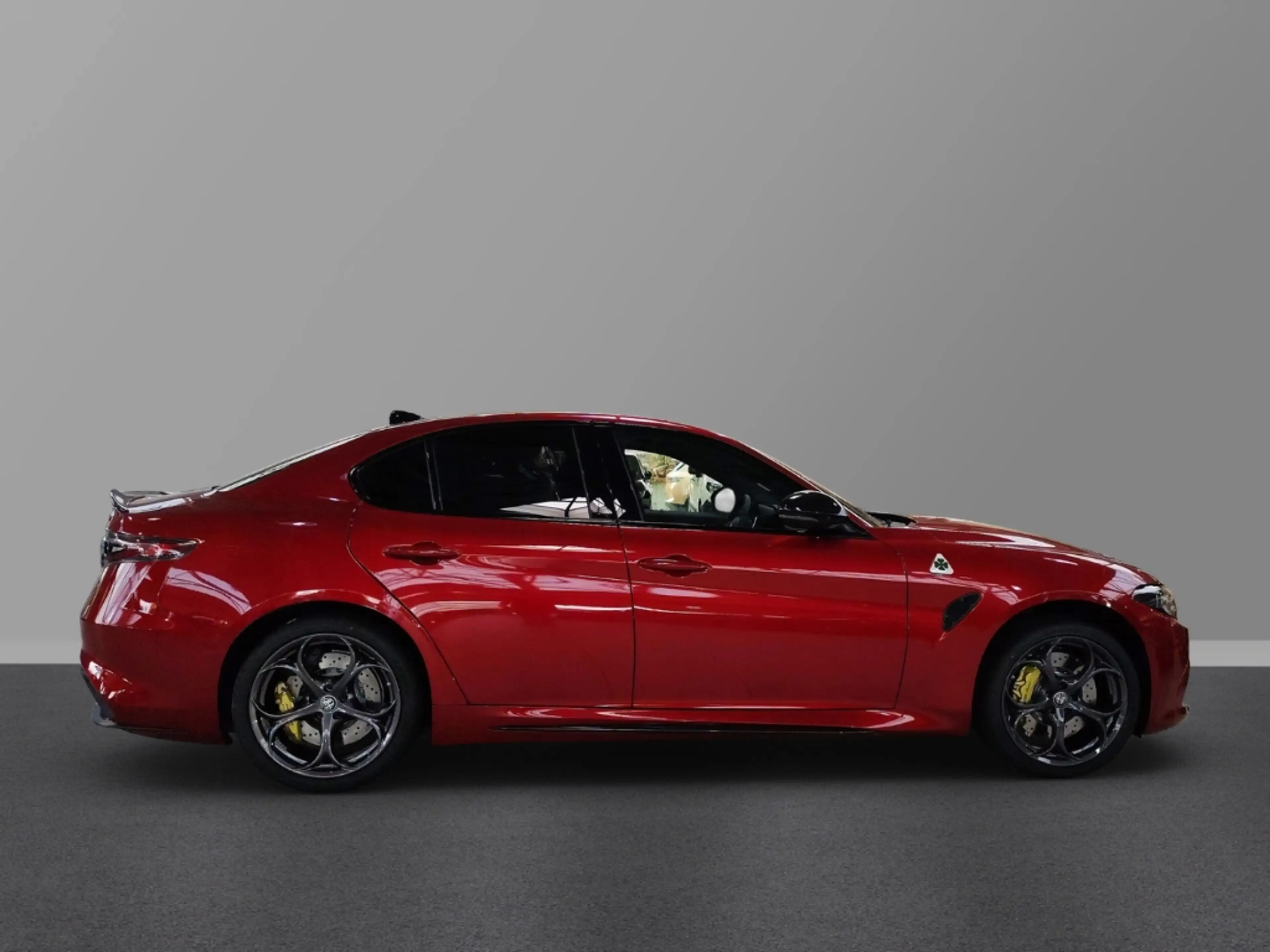 Alfa Romeo Giulia Quadrifoglio ORO ''LIMITED EDITION'' 521PS Navi — photo 6