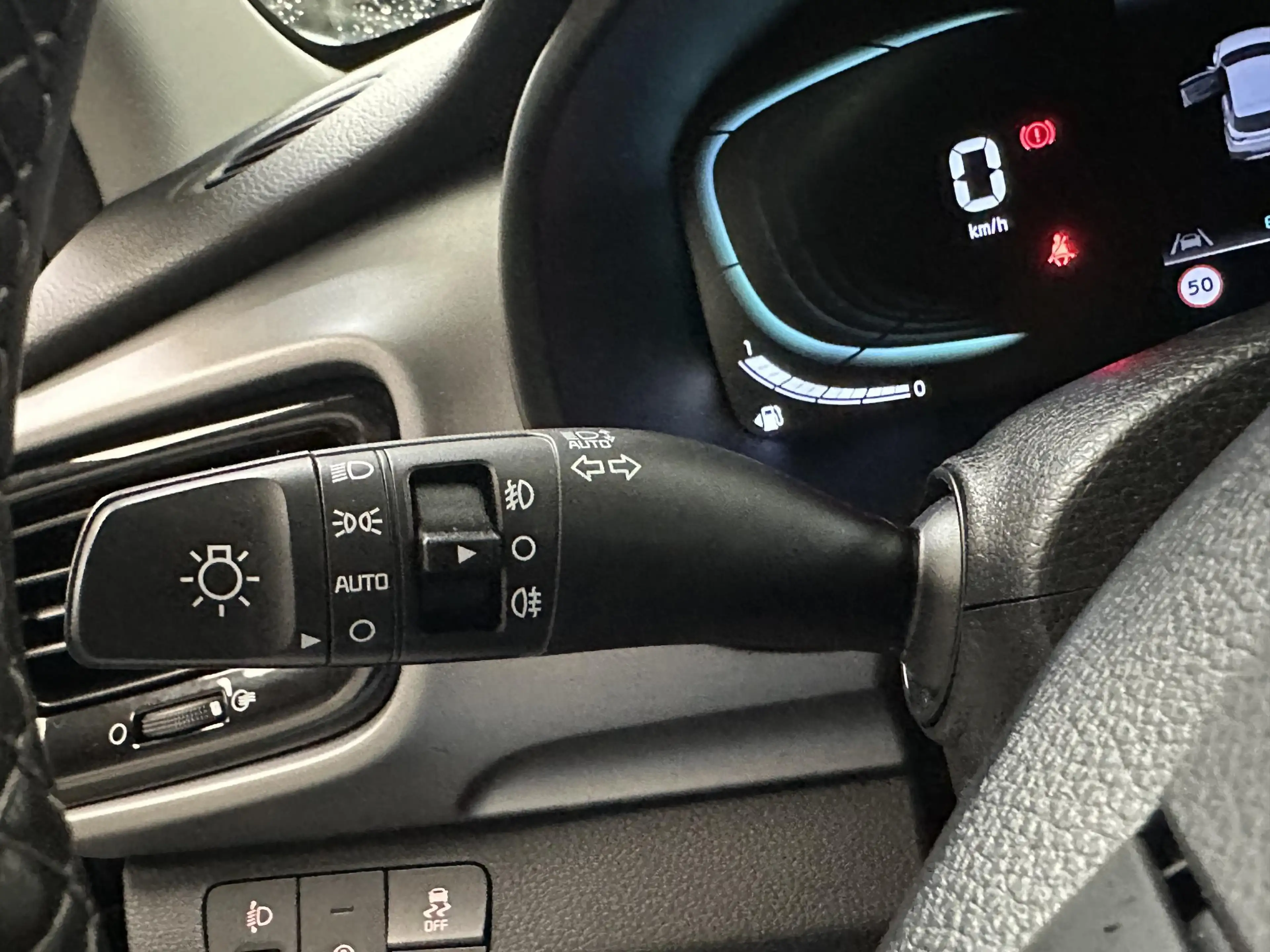 Kia Stonic 1.0 T-GDi MHEV DynamicLine — photo 6