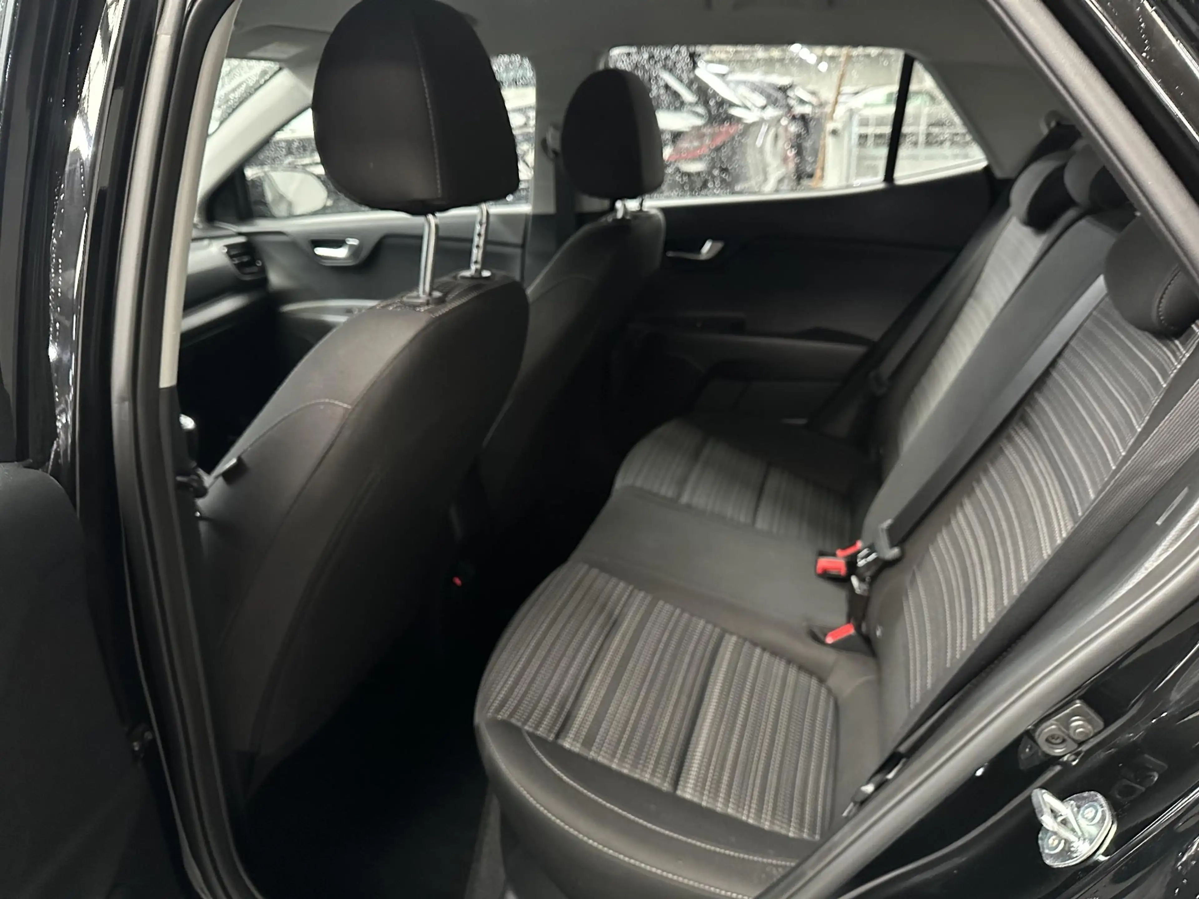Kia Stonic 1.0 T-GDi MHEV DynamicLine — photo 15