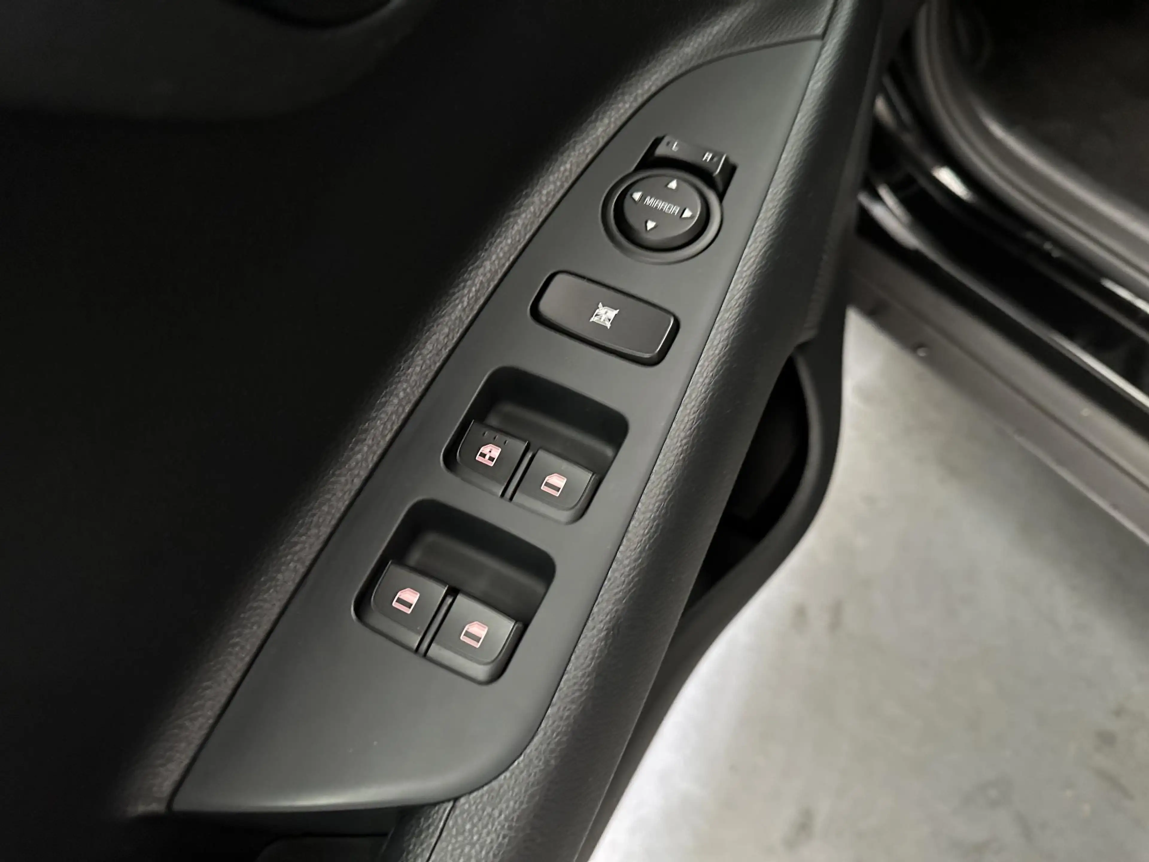 Kia Stonic 1.0 T-GDi MHEV DynamicLine — photo 3