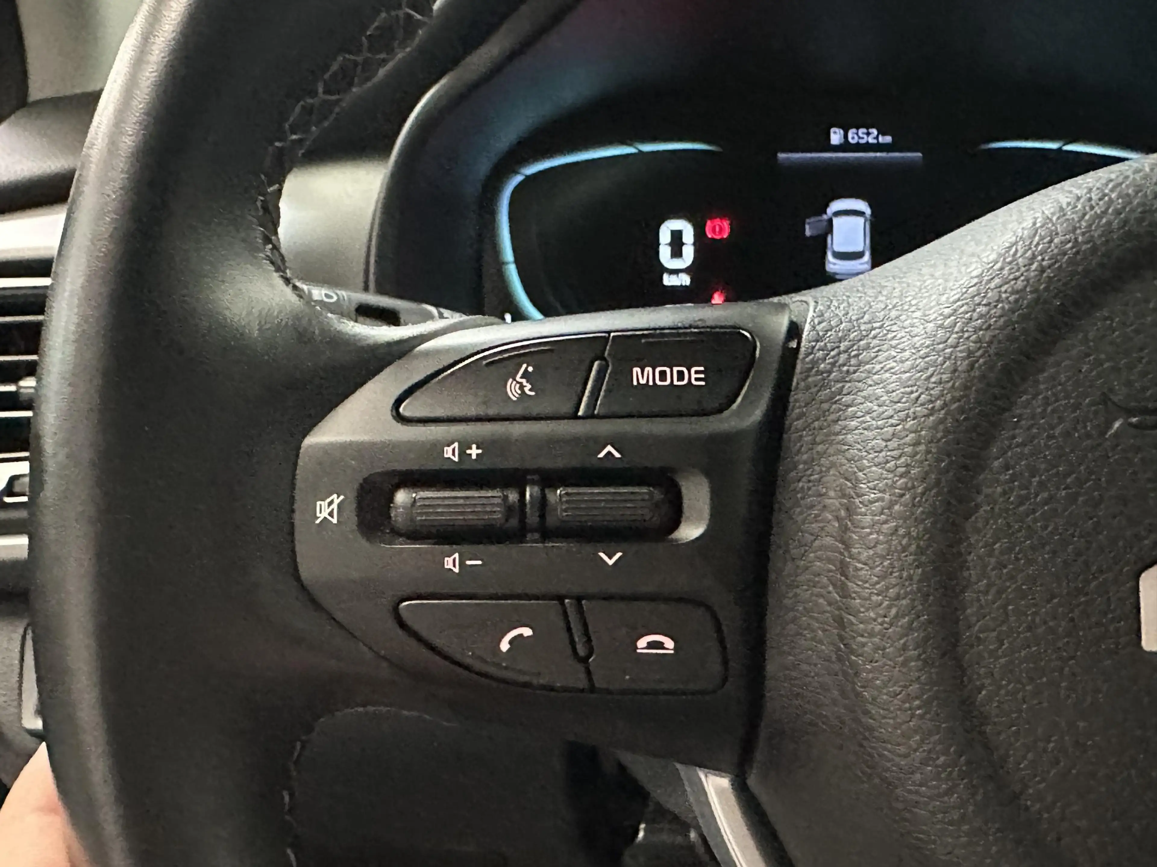 Kia Stonic 1.0 T-GDi MHEV DynamicLine — photo 10