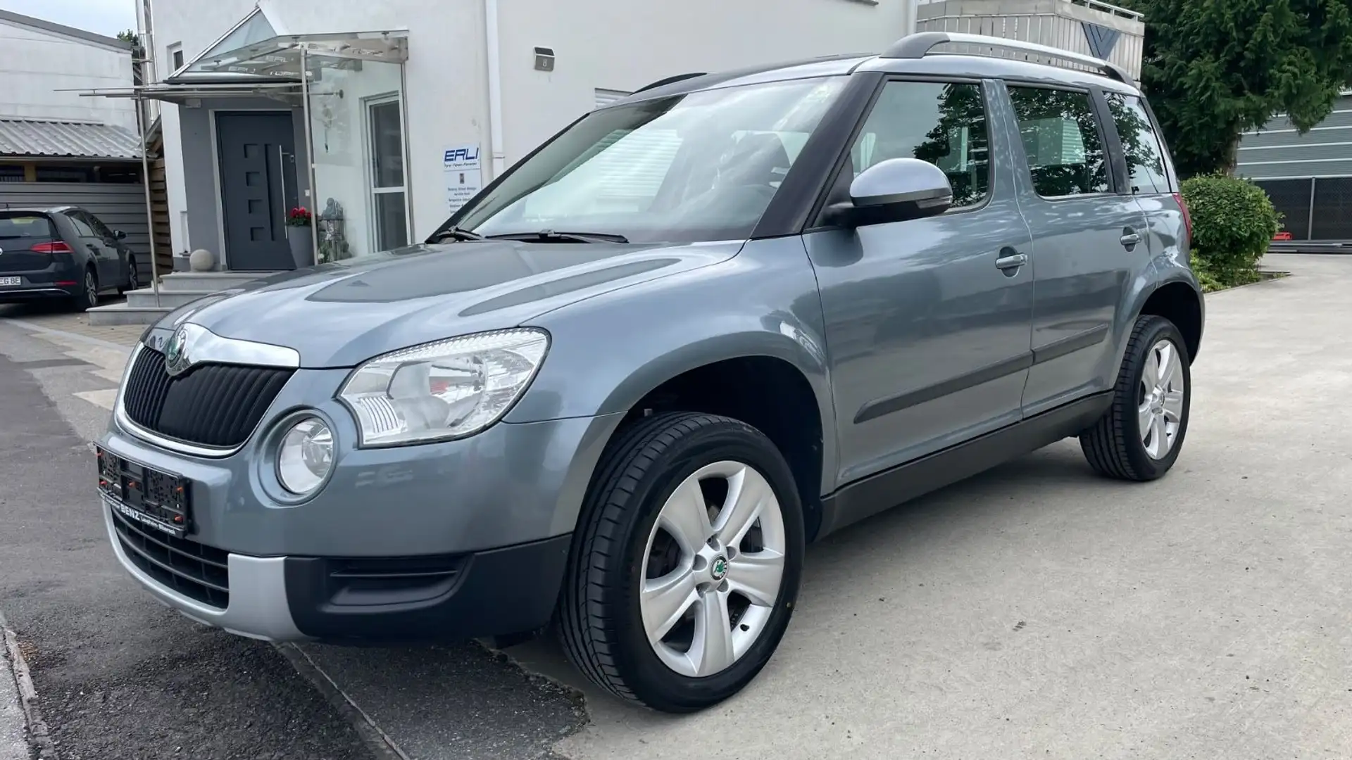 Skoda Yeti *Elegance*4x4*AHK*Klimatro*Temp*RDKS*Res-Rad Gris - 1