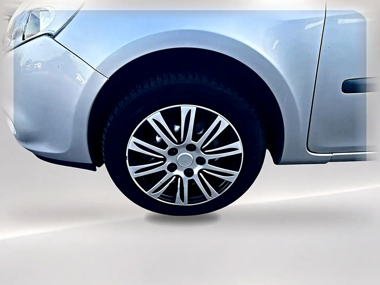 Renault Clio Citadine 5 portes — photo 8