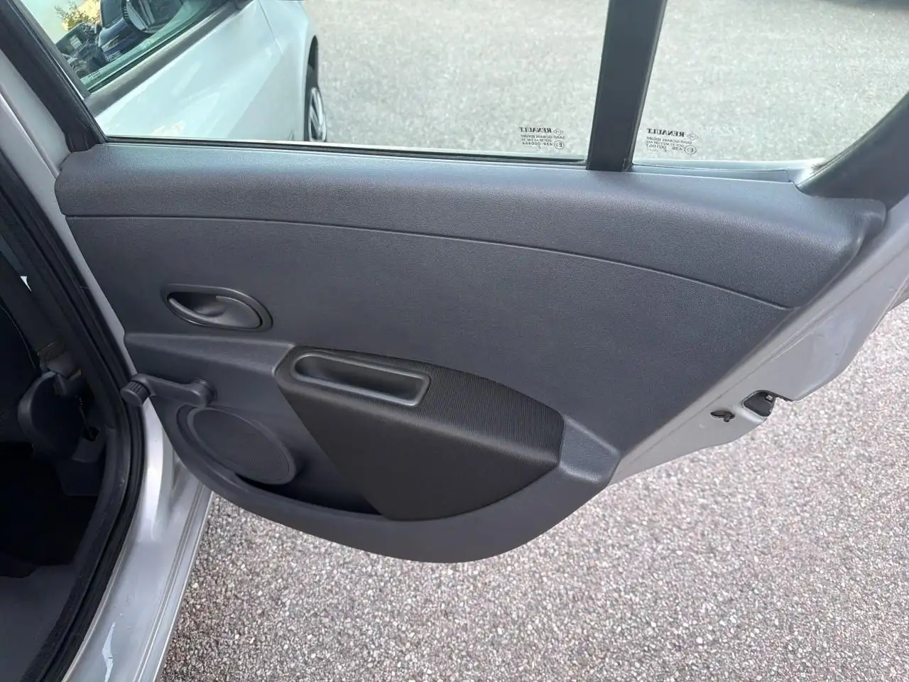 Renault Clio Citadine 5 portes — photo 19