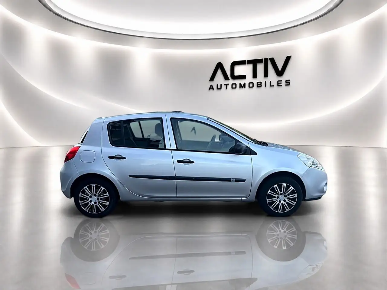 Renault Clio Citadine 5 portes — photo 7