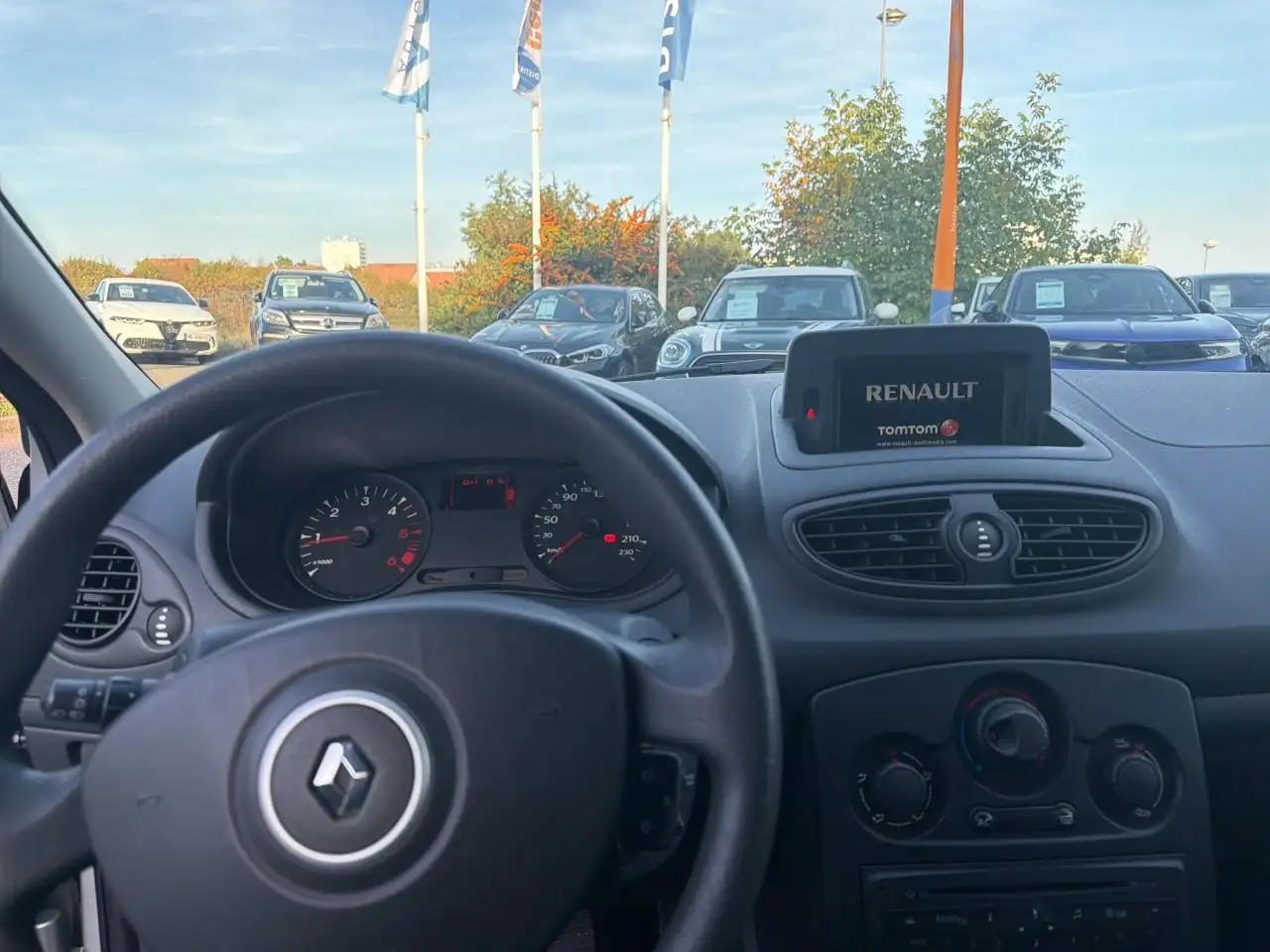 Renault Clio Citadine 5 portes — photo 12