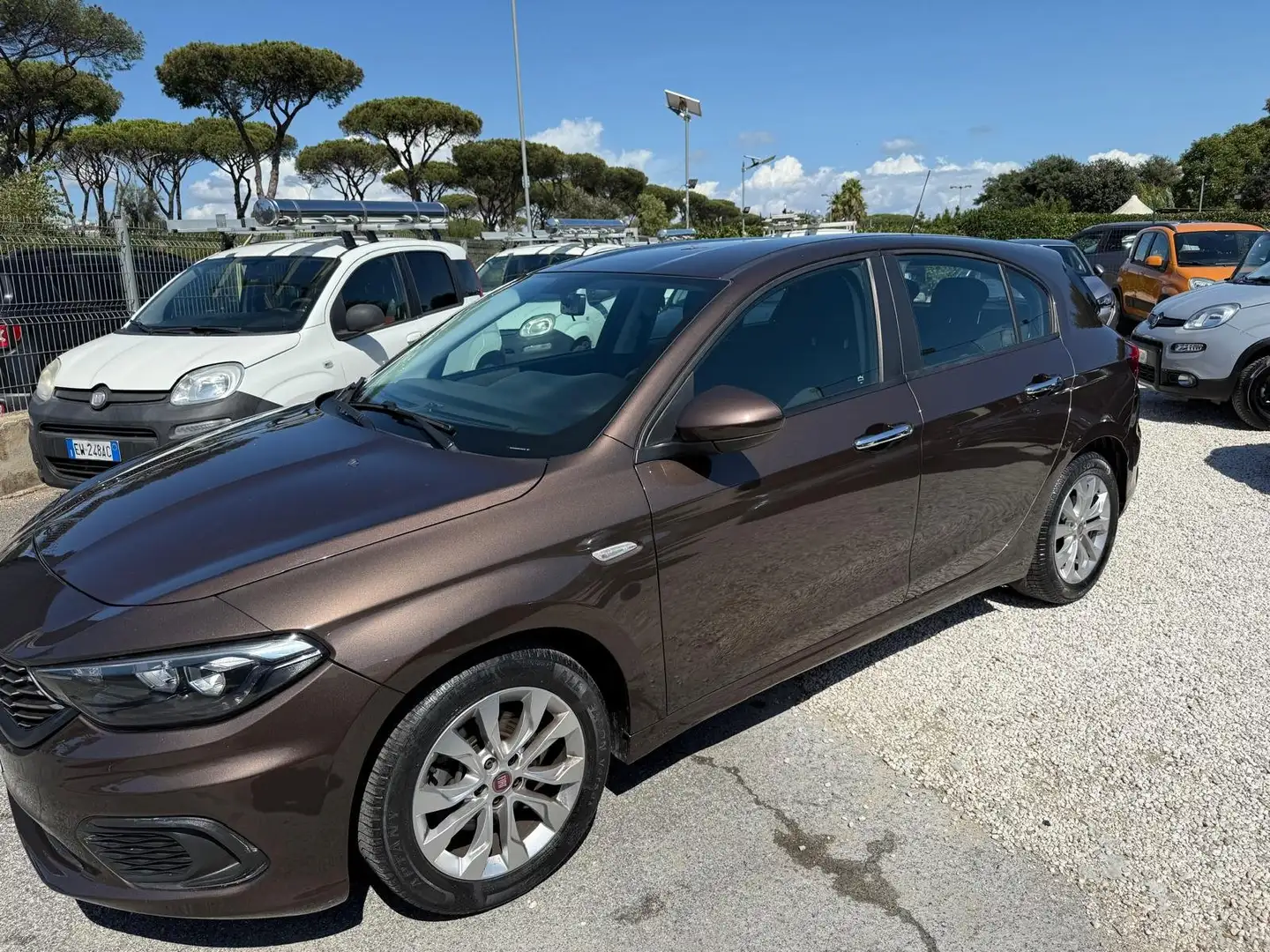 Fiat Tipo Tipo 5p 1.4 Lounge Gpl 95cv Navigatore Marrone - 2