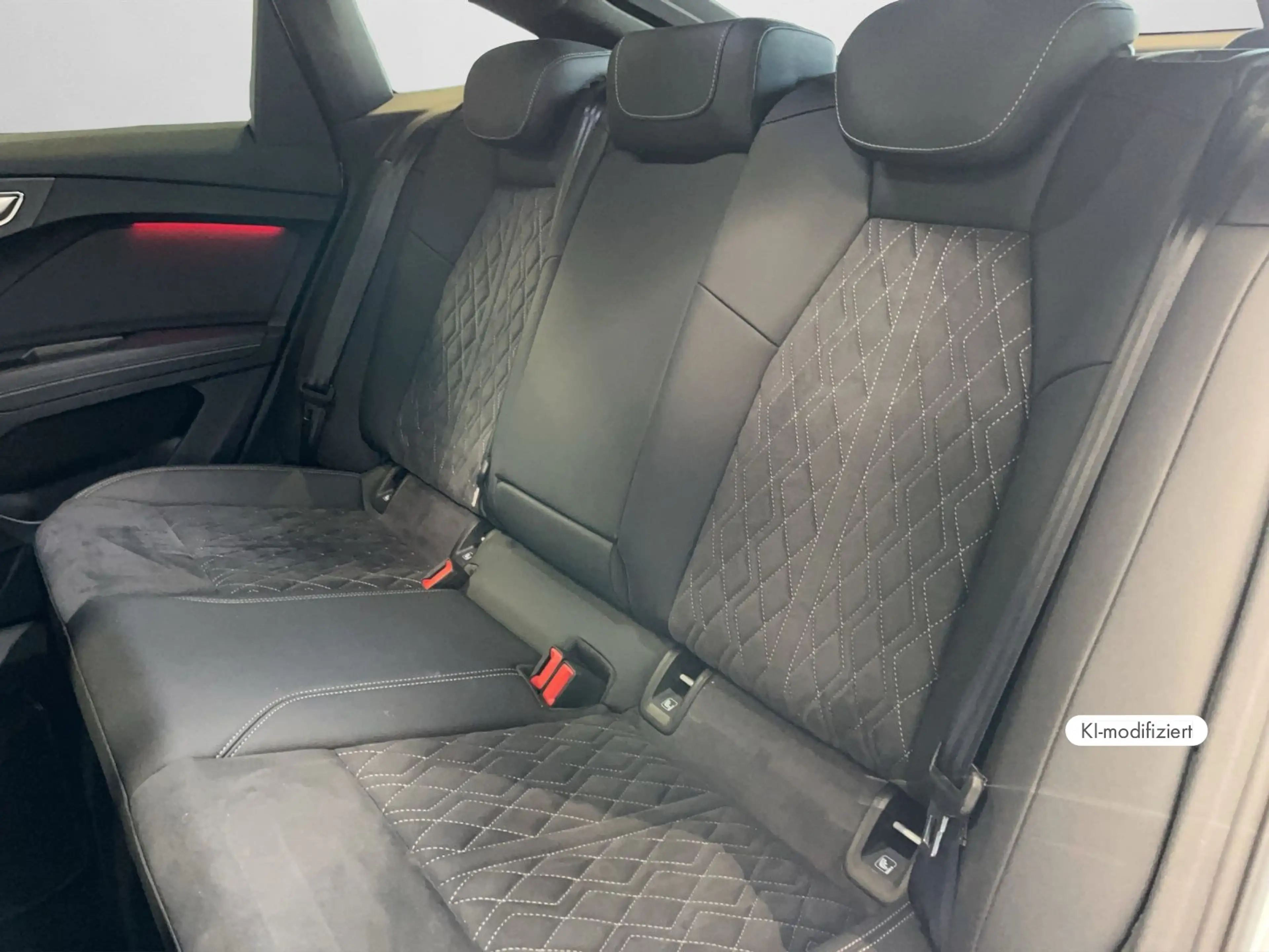 Audi Q4 e-tron 50 e-tron quattro 220 kW — photo 14