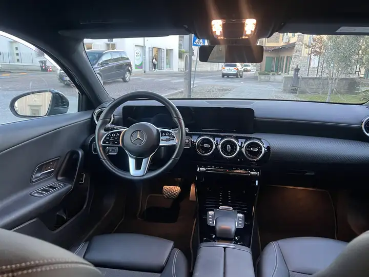 Mercedes-Benz A 250 e phev (eq-power) Sport auto — foto 3