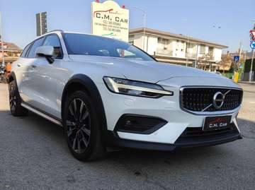 V60 Cross Country 2.0 b4 Business Pro awd auto