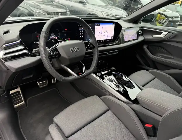 Audi A5 view 4
