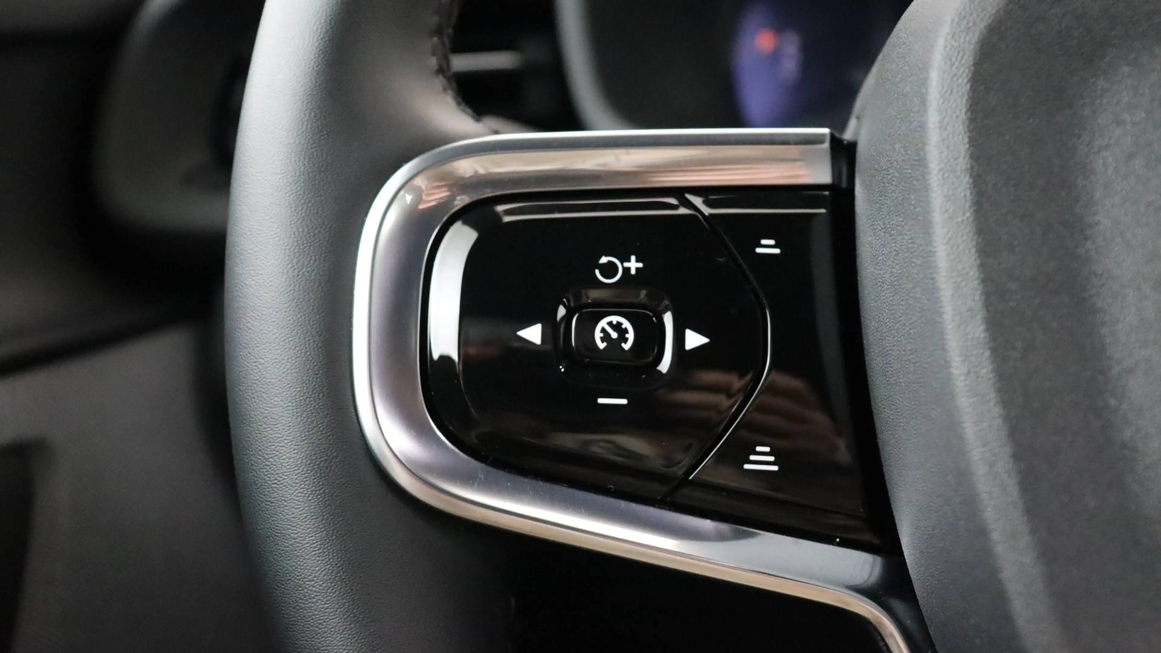 Polestar 2 70 kWh Standard Range Single Motor MY25 — photo 12