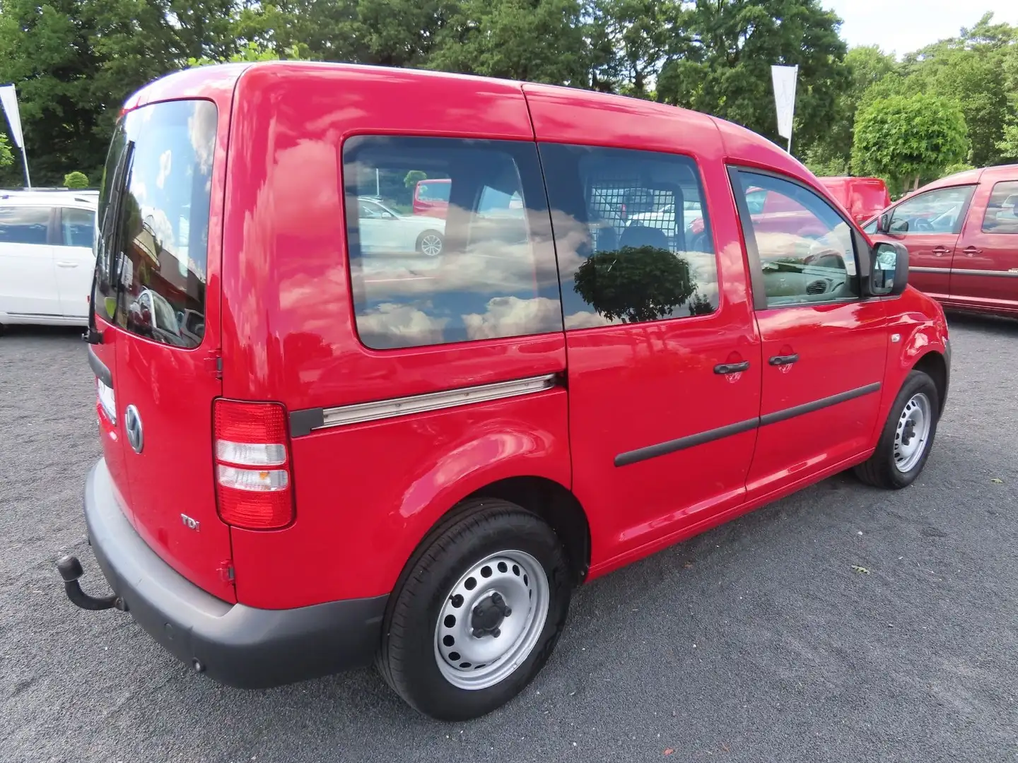 Volkswagen Caddy Kasten 1,6TDI Kombi Kasten Sitzh. AHK PDC Rot - 2