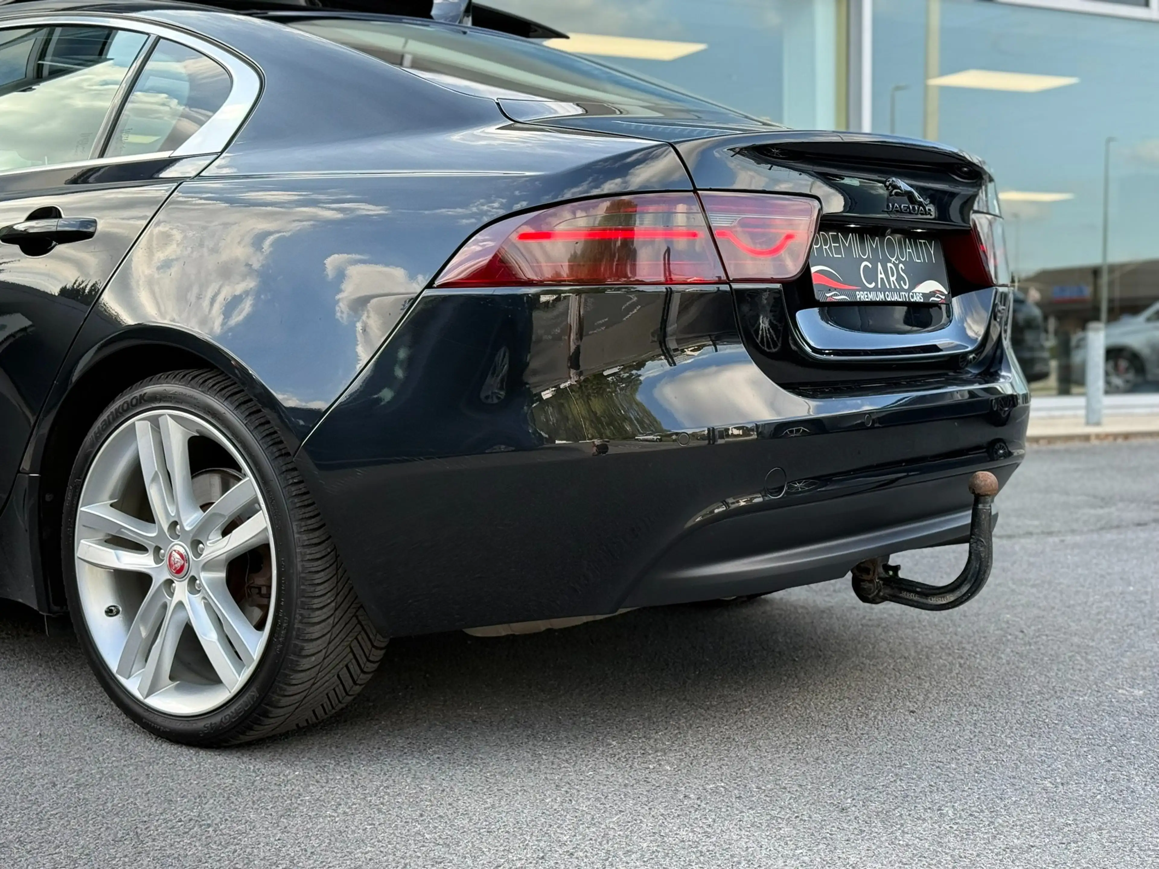 Jaguar XE Performance R-Sport / PANO /MERIDIAN / CARPLAY / — photo 11