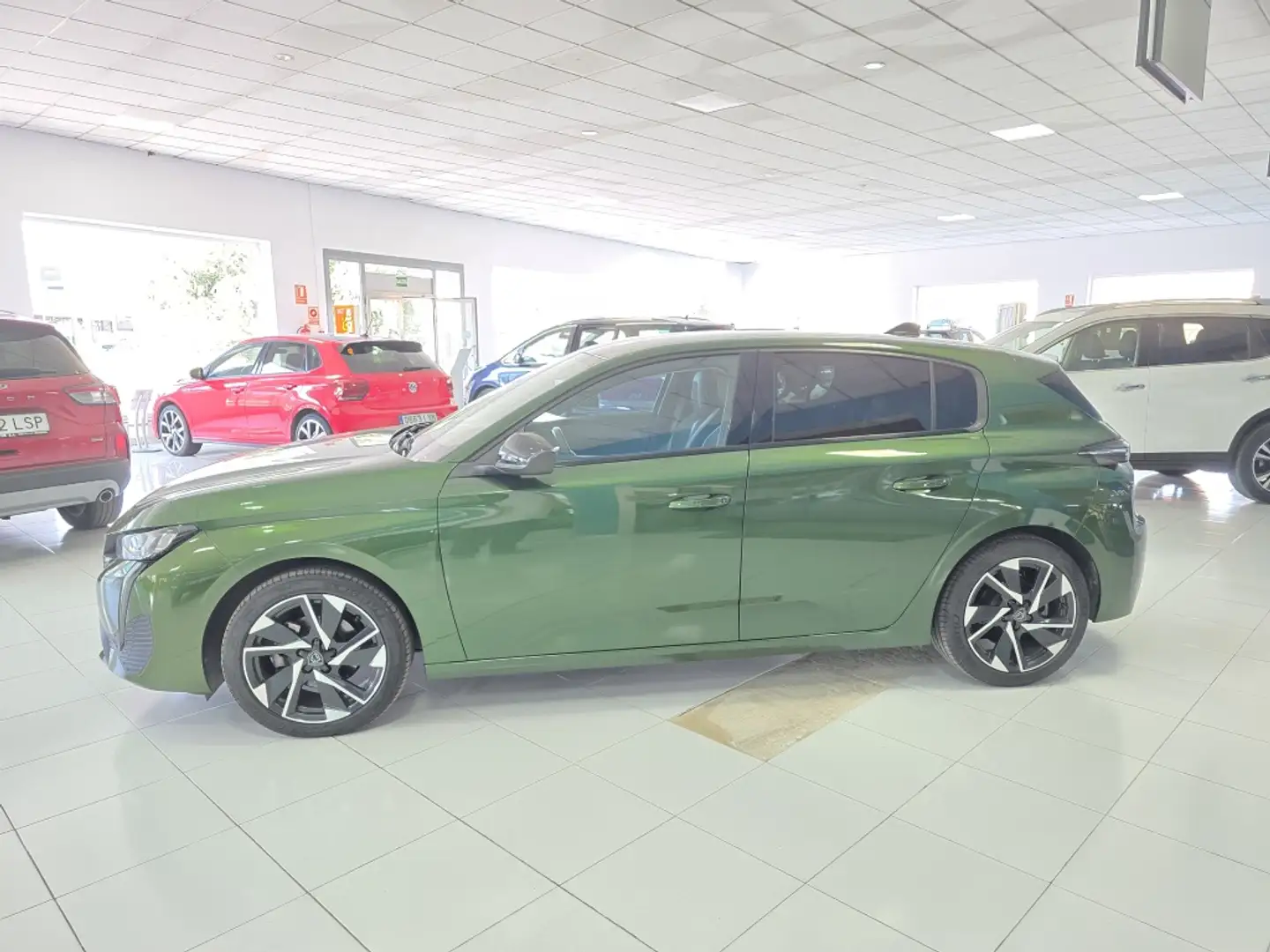 Peugeot 308 1.2 PureTech S&S Active Pack 130 Verde - 2