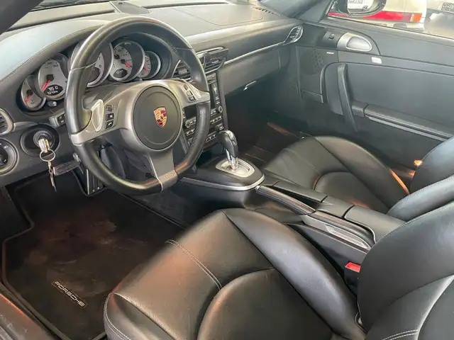 Porsche 911 view 12