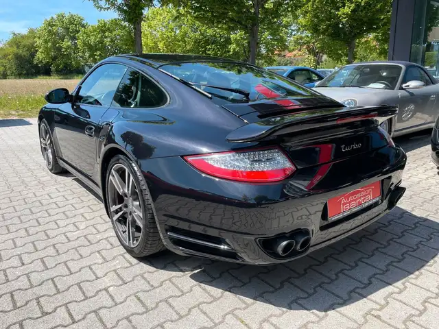Porsche 911 view 10