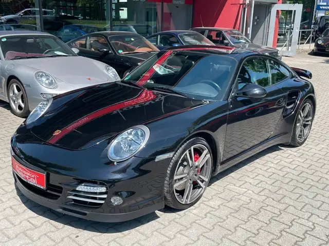 Porsche 911 view 8