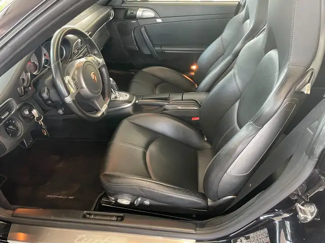 Porsche 911 view 11