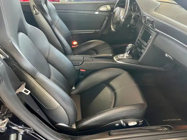 Porsche 911 view 14