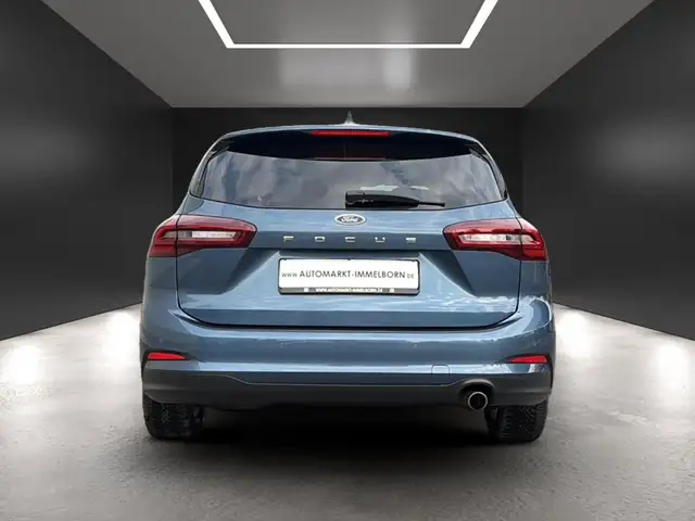 Ford Focus view 10