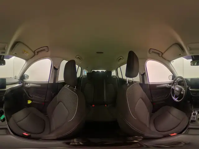 Ford Focus view 13