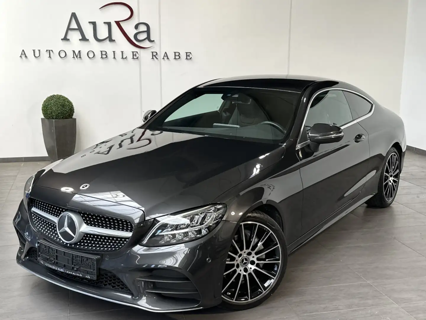 Mercedes-Benz C 220 Coupé 4M AMG-Line NAV+LED+CARPLAY+19ZO+PP siva - 1