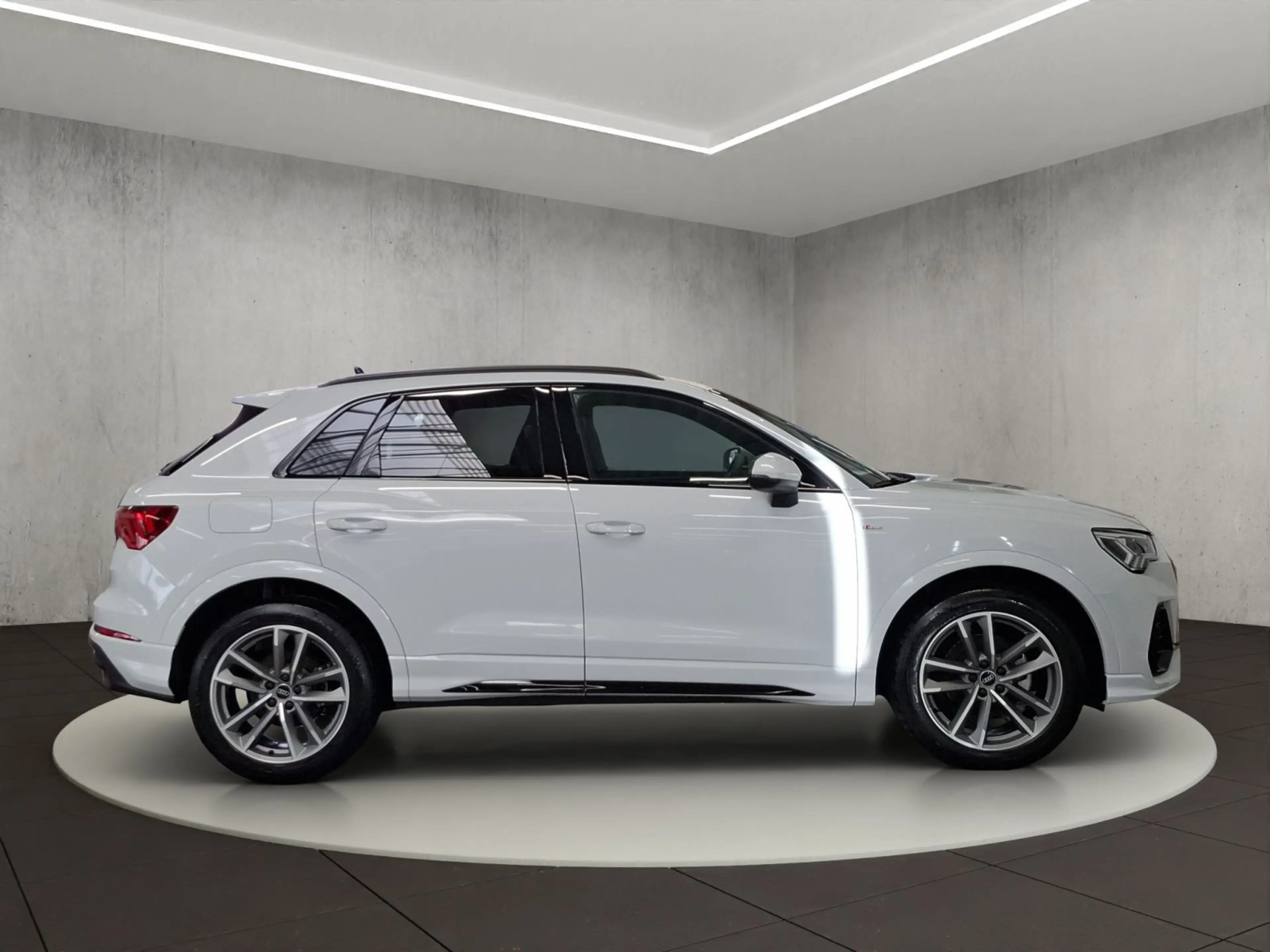 Audi Q3 S line 35 TDI 110(150) kW(PS) S tronic — photo 6