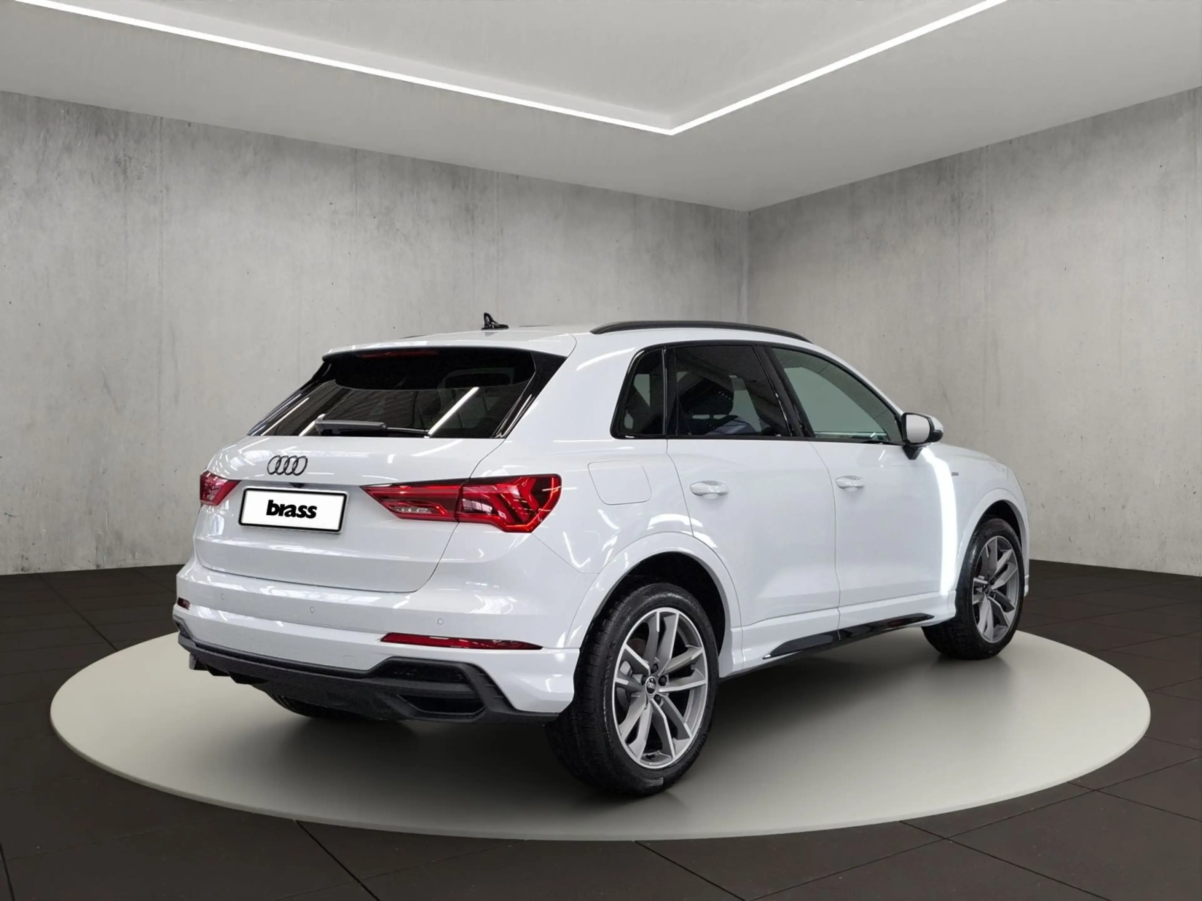 Audi Q3 S line 35 TDI 110(150) kW(PS) S tronic — photo 5