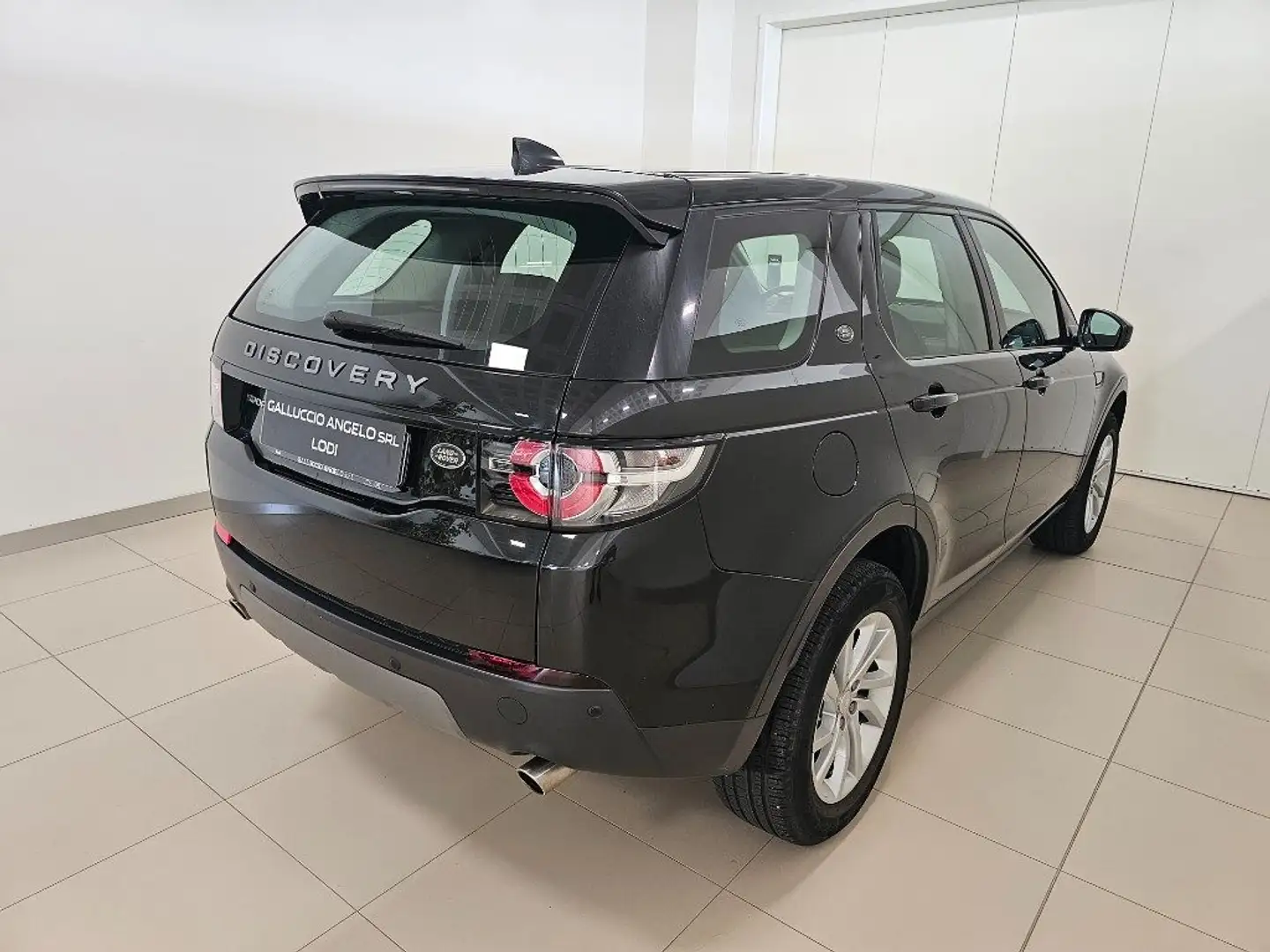 Land Rover Discovery Sport 2.0 TD4 150 CV Pure Nero - 2